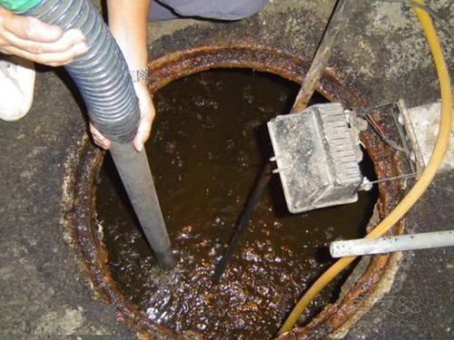 东坡隔油池清理